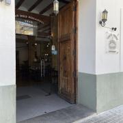 Acceso principal al establecimiento.