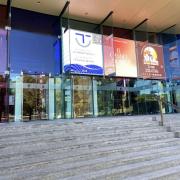 Acceso principal al establecimiento.