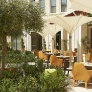 terraza del restaurante el jardí del hotel westin